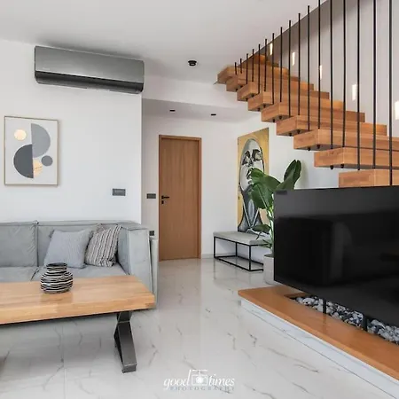 Nefele Luxury Recidency, A Concealed Delight By Mindyourvilla וילה Koukounariá