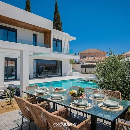 Nefele Luxury Recidency, A Concealed Delight By Mindyourvilla * Koukounariá