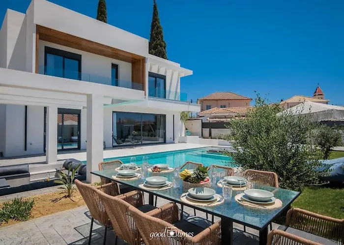 Nefele Luxury Recidency, A Concealed Delight By Mindyourvilla * Koukounariá