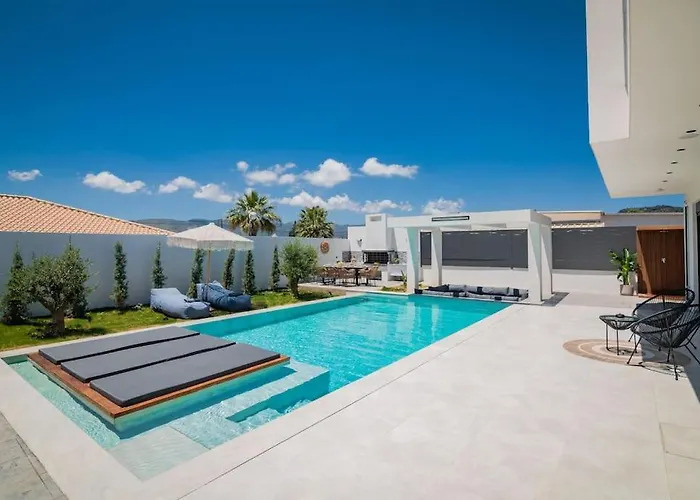 Nefele Luxury Recidency, A Concealed Delight By Mindyourvilla Koukounariá