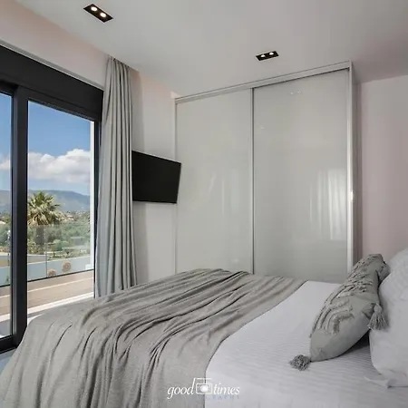 Nefele Luxury Recidency, A Concealed Delight By Mindyourvilla Koukounariá