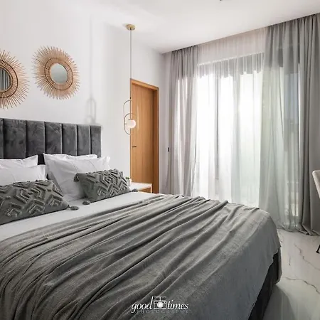 Nefele Luxury Recidency, A Concealed Delight By Mindyourvilla Willa Koukounariá